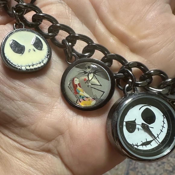 Disney nightmare before Christmas watch - Picture 2 of 2